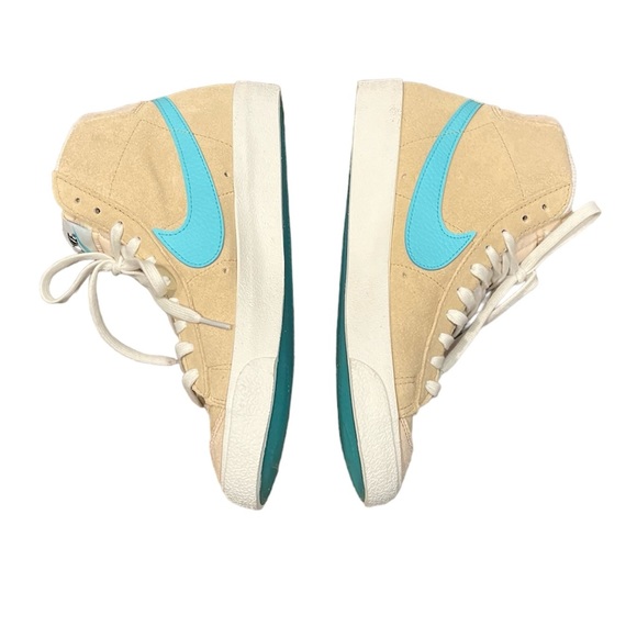 Nike Unisex Blazer Blazer Mid '77 SE size 41 Tan - Picture 3 of 12